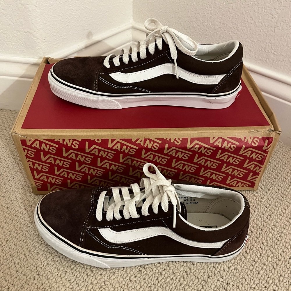EUC BROWN SUEDE AUTHENTIC VANS
